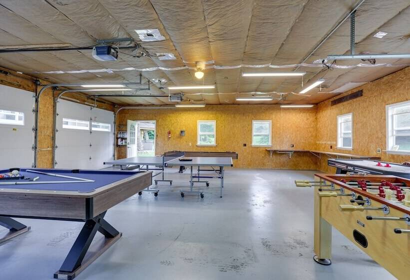 Watkins Glen Home W/ Hot Tub ~ 3 Mi To Raceway!