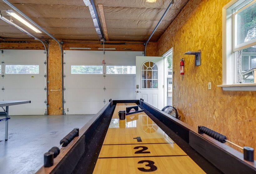 Watkins Glen Home W/ Hot Tub ~ 3 Mi To Raceway!