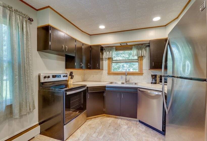 Watkins Glen Home W/ Hot Tub ~ 3 Mi To Raceway!