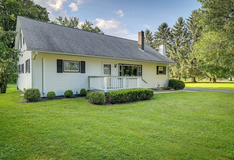 Watkins Glen Home W/ Hot Tub ~ 3 Mi To Raceway!