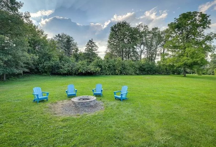 Watkins Glen Home W/ Hot Tub ~ 3 Mi To Raceway!