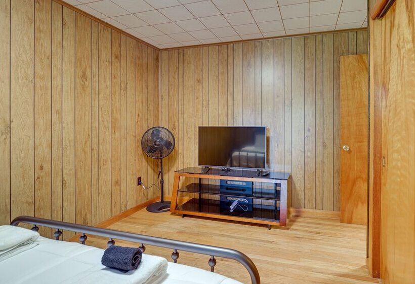 Watkins Glen Home W/ Hot Tub ~ 3 Mi To Raceway!