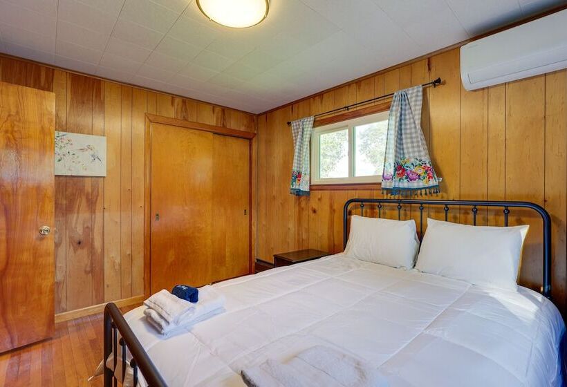 Watkins Glen Home W/ Hot Tub ~ 3 Mi To Raceway!