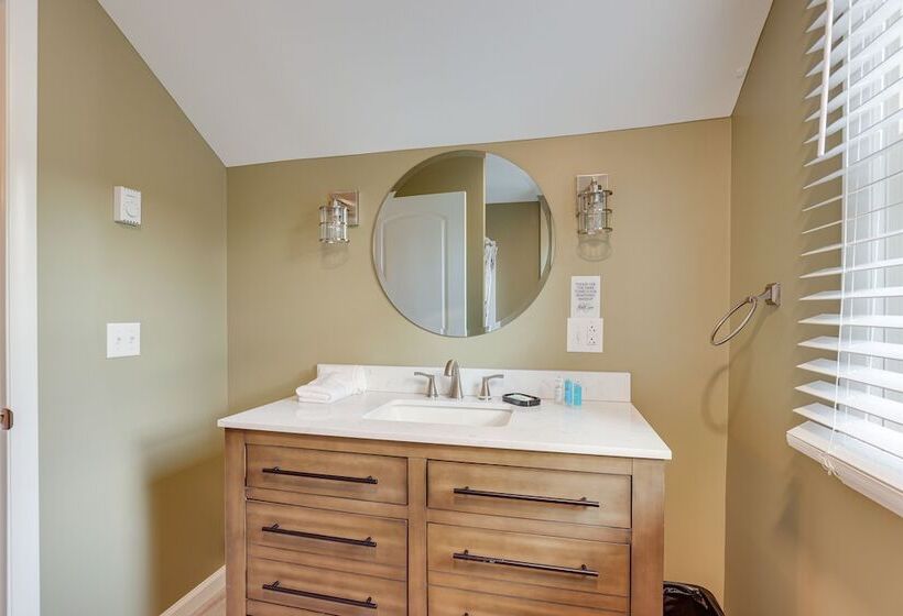 Watkins Glen Home W/ Hot Tub ~ 3 Mi To Raceway!