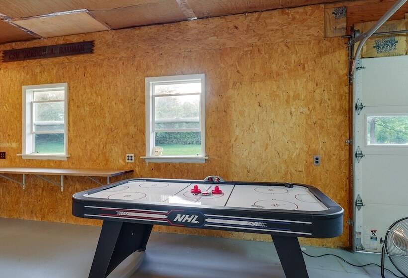 Watkins Glen Home W/ Hot Tub ~ 3 Mi To Raceway!