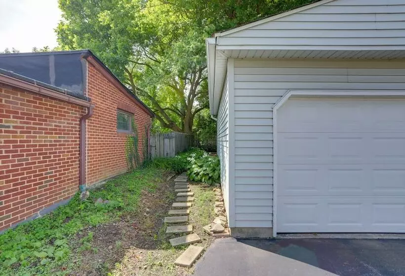 Welcoming Willoughby Home: 1 Mi To Historic Dtwn