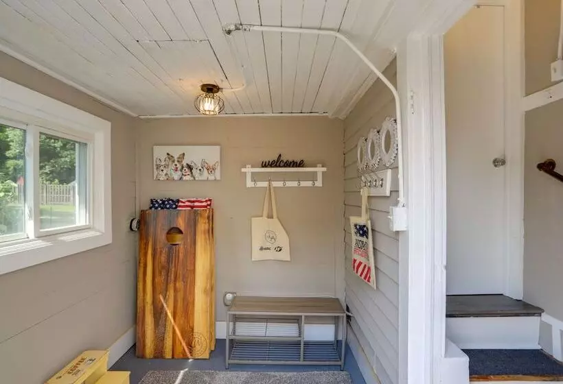 Welcoming Willoughby Home: 1 Mi To Historic Dtwn