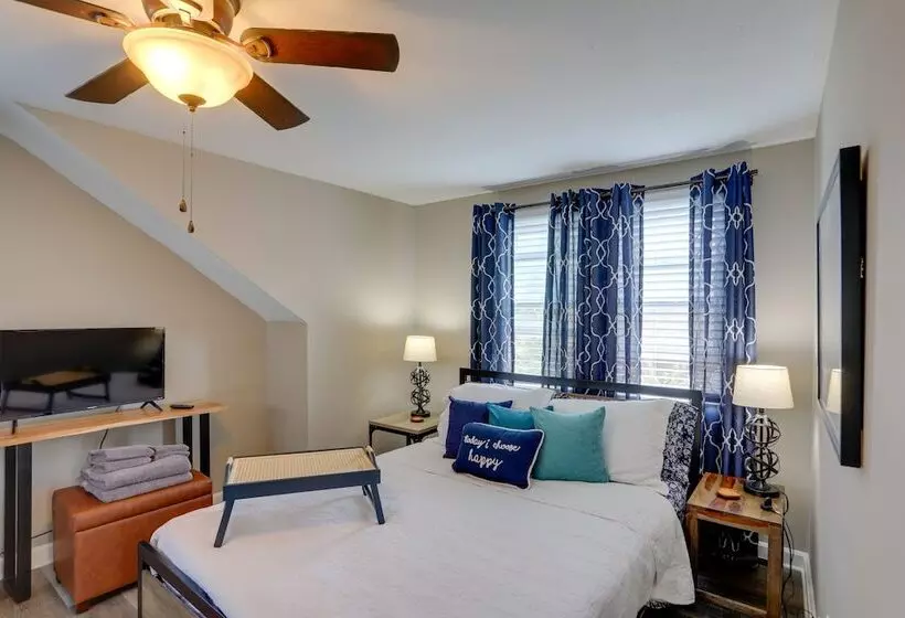 Welcoming Willoughby Home: 1 Mi To Historic Dtwn