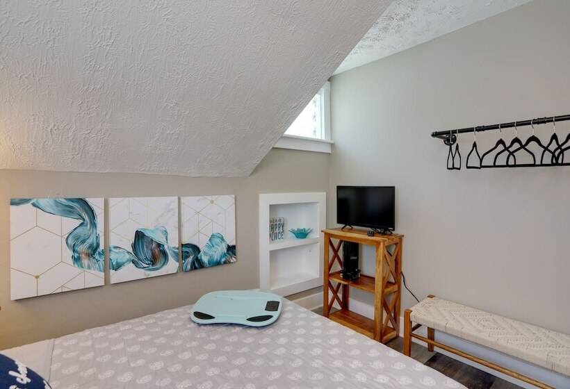 Welcoming Willoughby Home: 1 Mi To Historic Dtwn