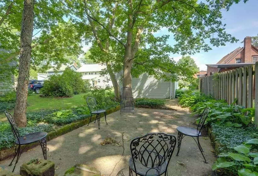 Welcoming Willoughby Home: 1 Mi To Historic Dtwn