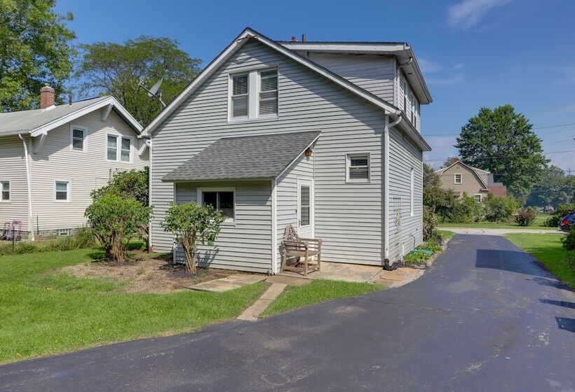 Welcoming Willoughby Home: 1 Mi To Historic Dtwn