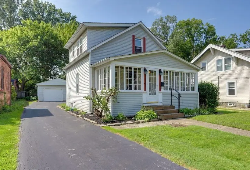 Welcoming Willoughby Home: 1 Mi To Historic Dtwn