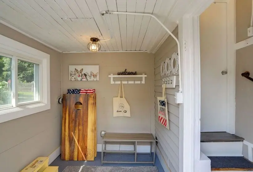Welcoming Willoughby Home: 1 Mi To Historic Dtwn