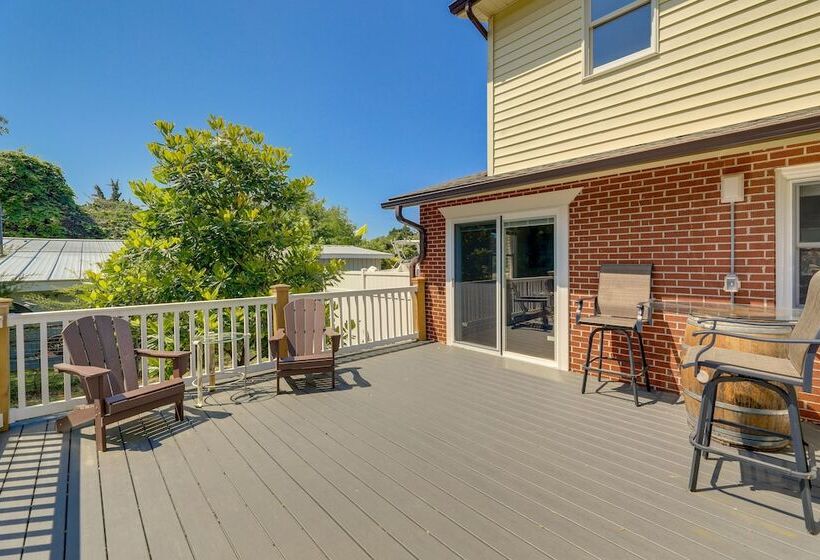 Well Equipped Morehead City Home ~ 5 Mi To Beach!