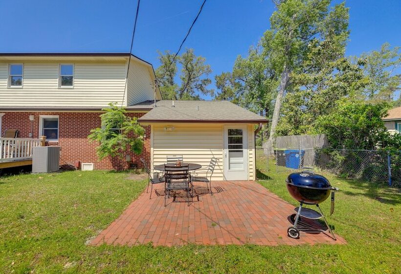 Well Equipped Morehead City Home ~ 5 Mi To Beach!