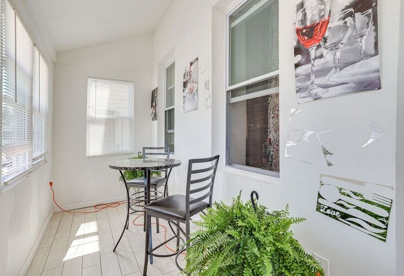 Wilmington Home ~ 28 Mi To Downtown Philadelphia!