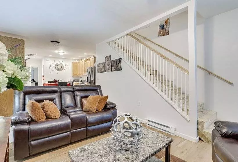 Wilmington Home ~ 28 Mi To Downtown Philadelphia!