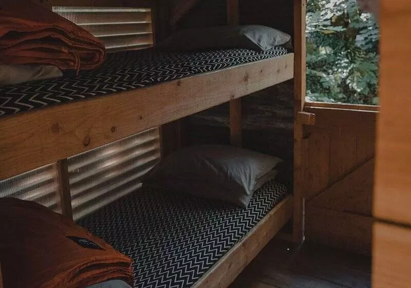 6 Person Cabin, Surrounded By Nature In Tintagel