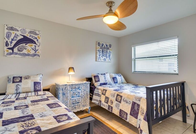 Lanai & Pool: Waterfront Cape Coral Home!