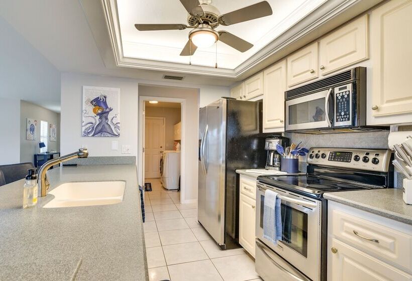 Lanai & Pool: Waterfront Cape Coral Home!