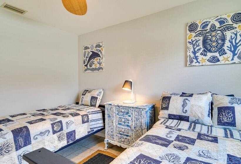 Lanai & Pool: Waterfront Cape Coral Home!