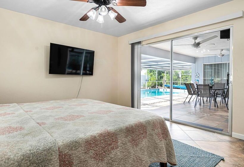 Cape Coral Vacation Rental: Heated Pool & Lanai!