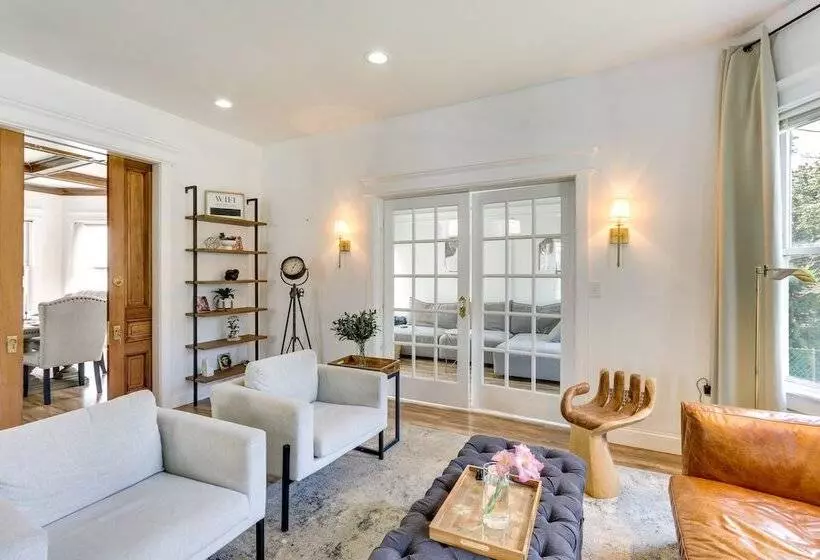 Charming Newark Home In Historic District!