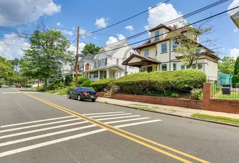 Charming Newark Home In Historic District!