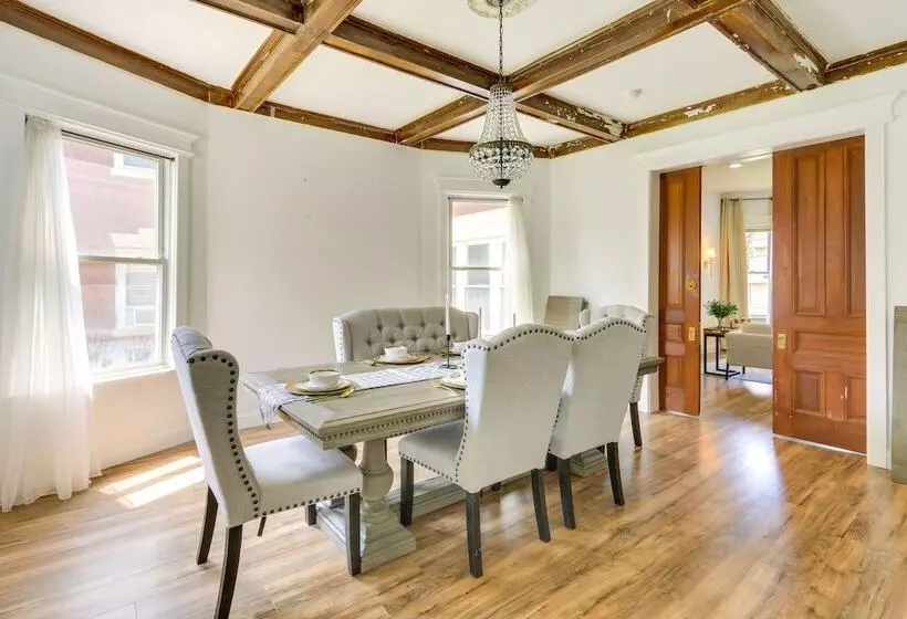 Charming Newark Home In Historic District!