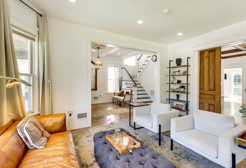 Charming Newark Home In Historic District!