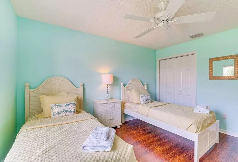 Charming Villages Home W/ Lanai & Golf Cart!