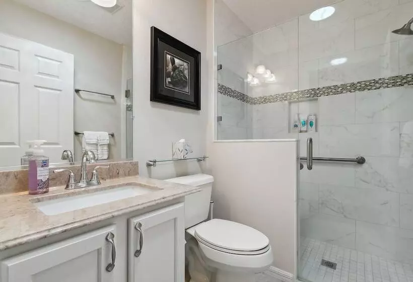 Charming Villages Home W/ Lanai & Golf Cart!