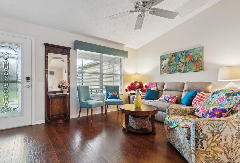 Charming Villages Home W/ Lanai & Golf Cart!