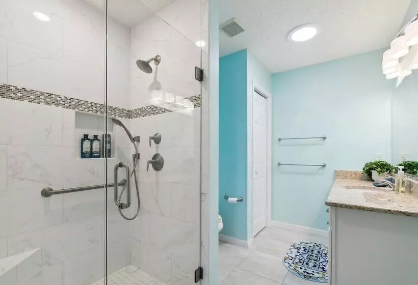 Charming Villages Home W/ Lanai & Golf Cart!