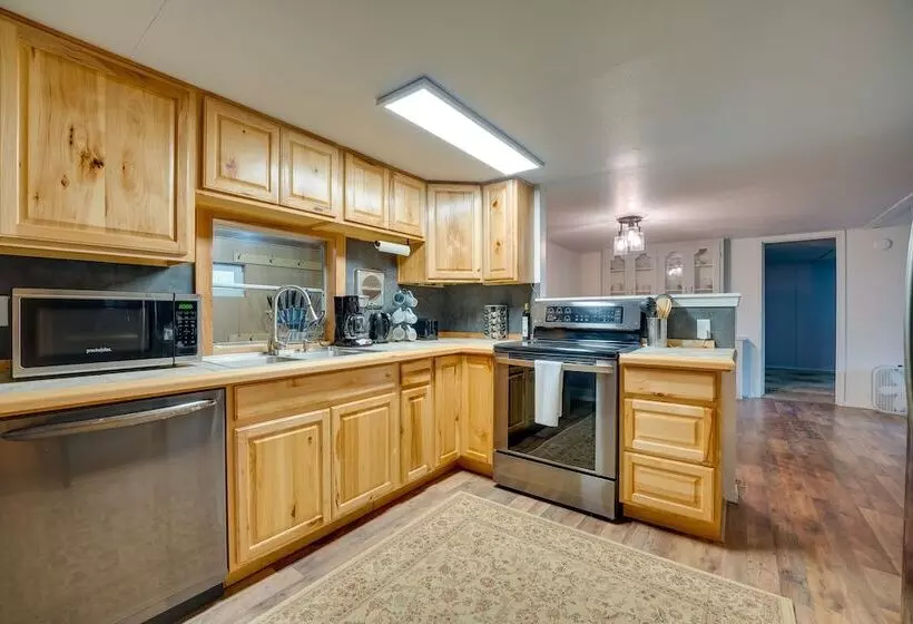 Cle Elum Cabin: Spacious Yard W/ Atv Trail Access!