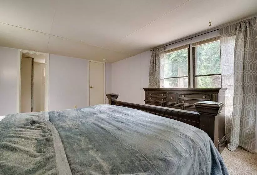 Cle Elum Cabin: Spacious Yard W/ Atv Trail Access!