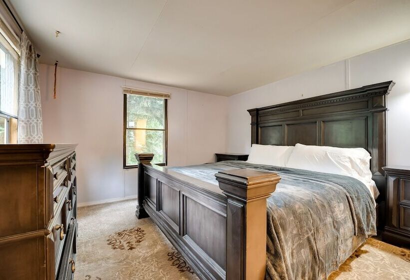 Cle Elum Cabin: Spacious Yard W/ Atv Trail Access!