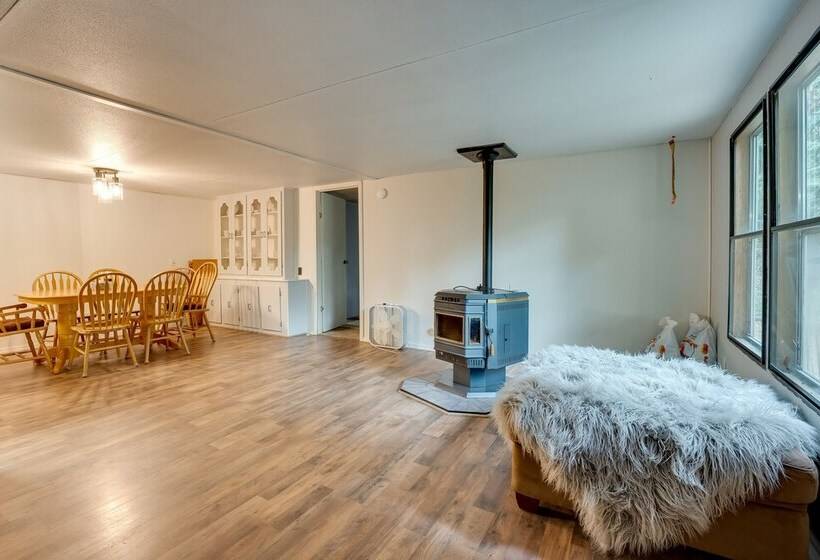 Cle Elum Cabin: Spacious Yard W/ Atv Trail Access!