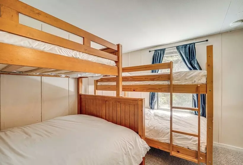 Cle Elum Cabin: Spacious Yard W/ Atv Trail Access!