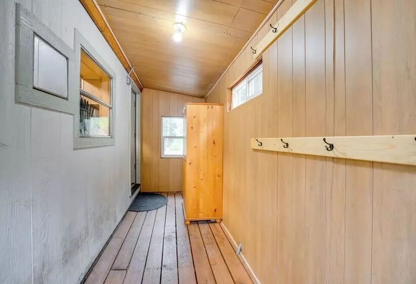 Cle Elum Cabin: Spacious Yard W/ Atv Trail Access!