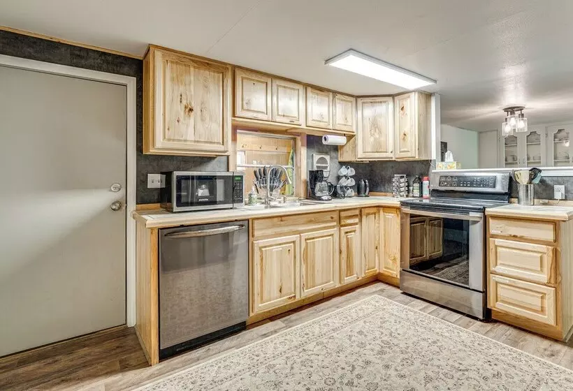 Cle Elum Cabin: Spacious Yard W/ Atv Trail Access!