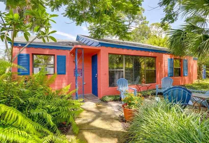 Colorful Gulfport Home: Walk To The Art District!