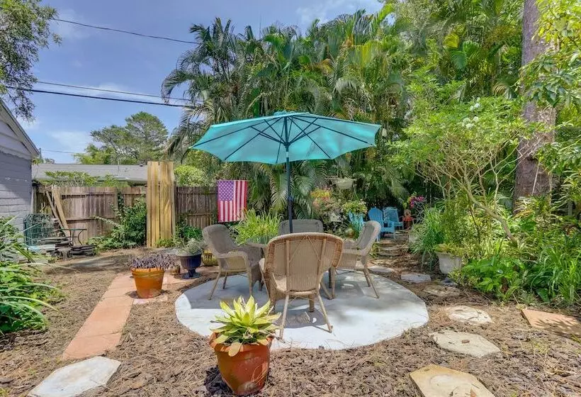 Colorful Gulfport Home: Walk To The Art District!
