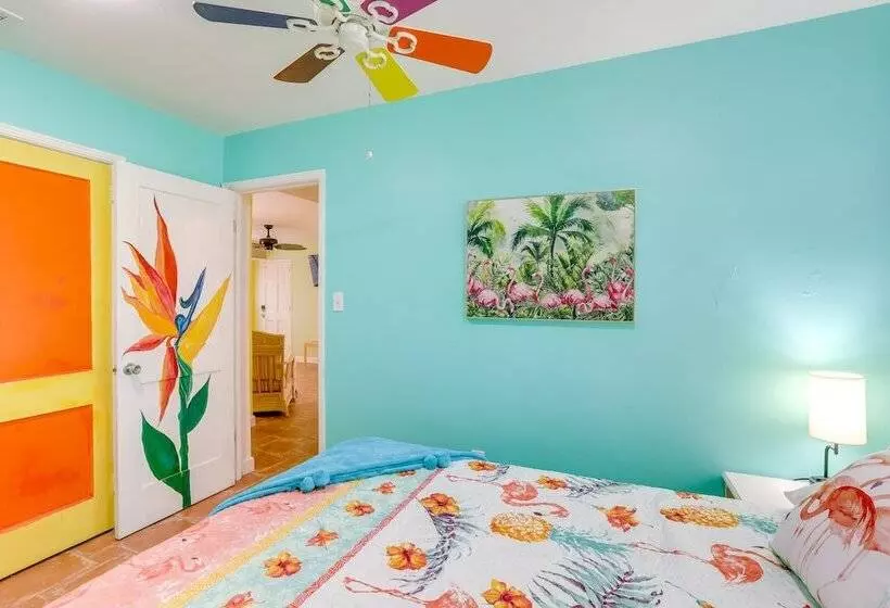 Colorful Gulfport Home: Walk To The Art District!