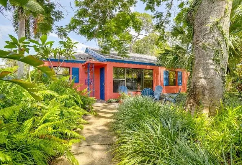 Colorful Gulfport Home: Walk To The Art District!