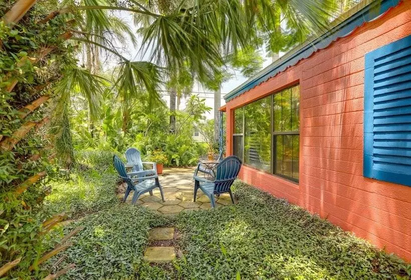Colorful Gulfport Home: Walk To The Art District!