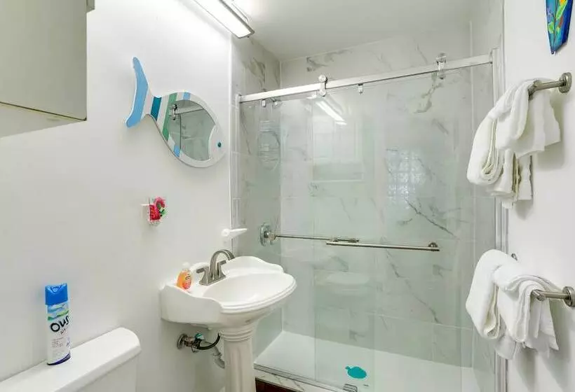 Colorful Gulfport Home: Walk To The Art District!