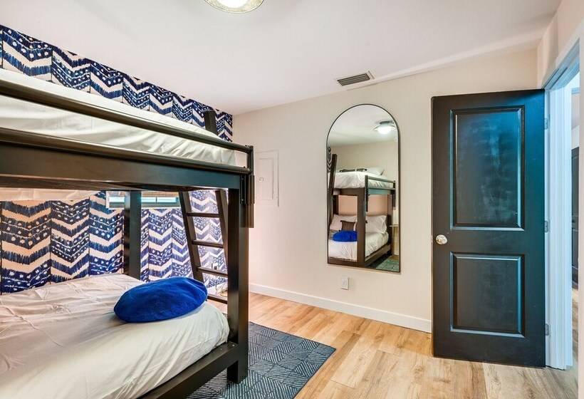 Crystal River Retreat W/ Private Dock & Kayaks!