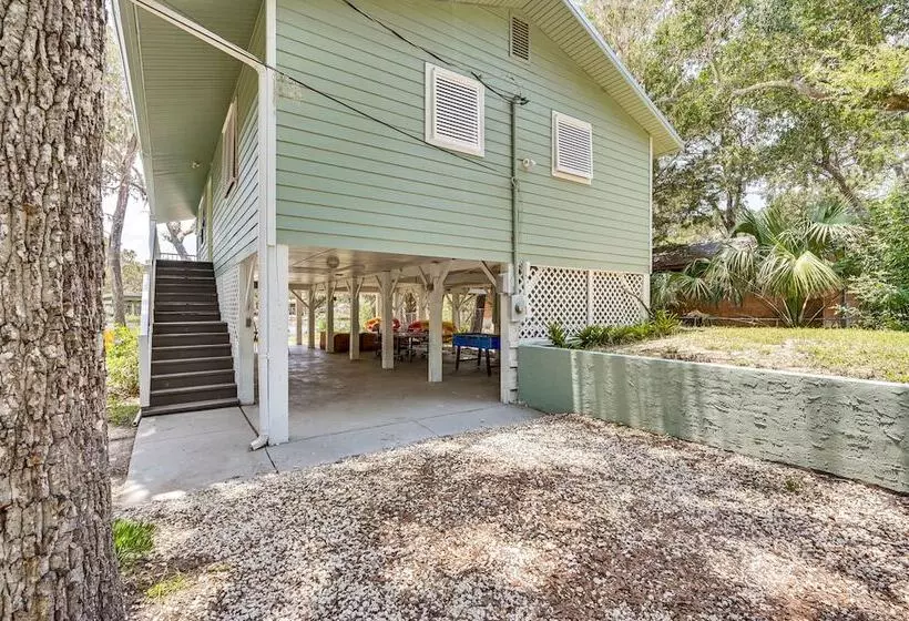 Crystal River Retreat W/ Private Dock & Kayaks!