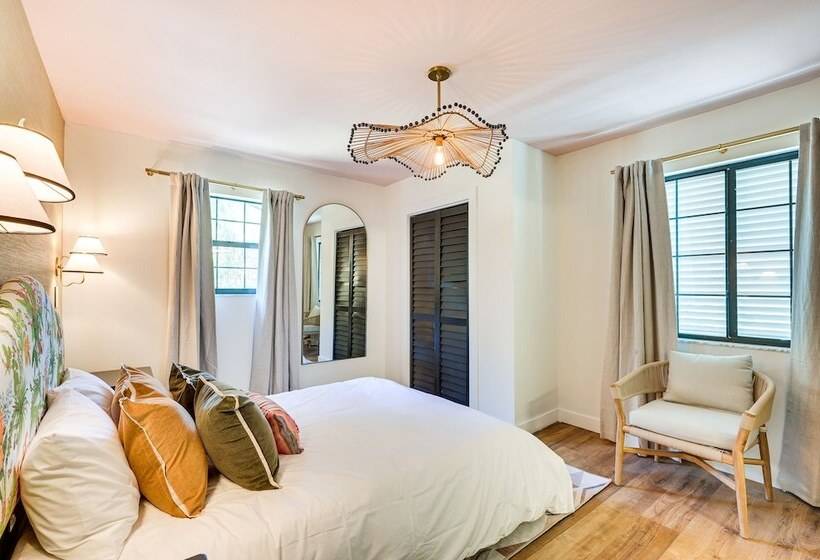 Crystal River Retreat W/ Private Dock & Kayaks!